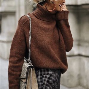 - ✨BROWN SWEATER MYSTERY BOX 📦✨NEW
